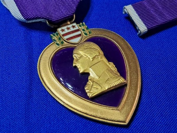 world-war-two-purple-hart-1944-us-mint-issue-united-states-navy-and-marines-no-serial-number-unissued-with-sterling-silver-mounted-ribbon